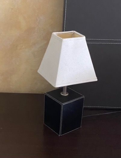 Lámpara techo y mesilla