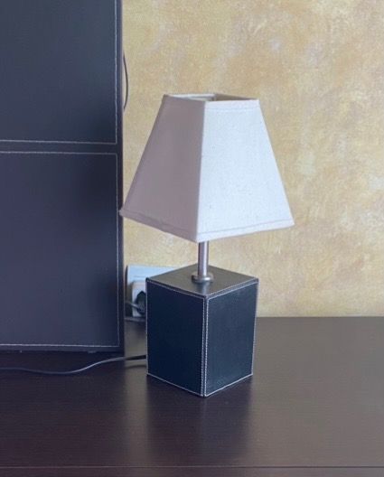 Lámpara techo y mesilla