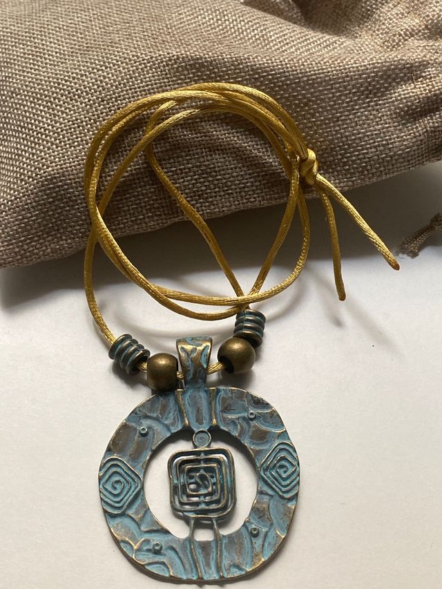 Medallón étnico espiral