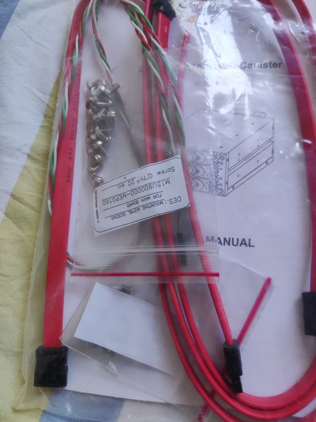 Cavi SATA e hardware per PC