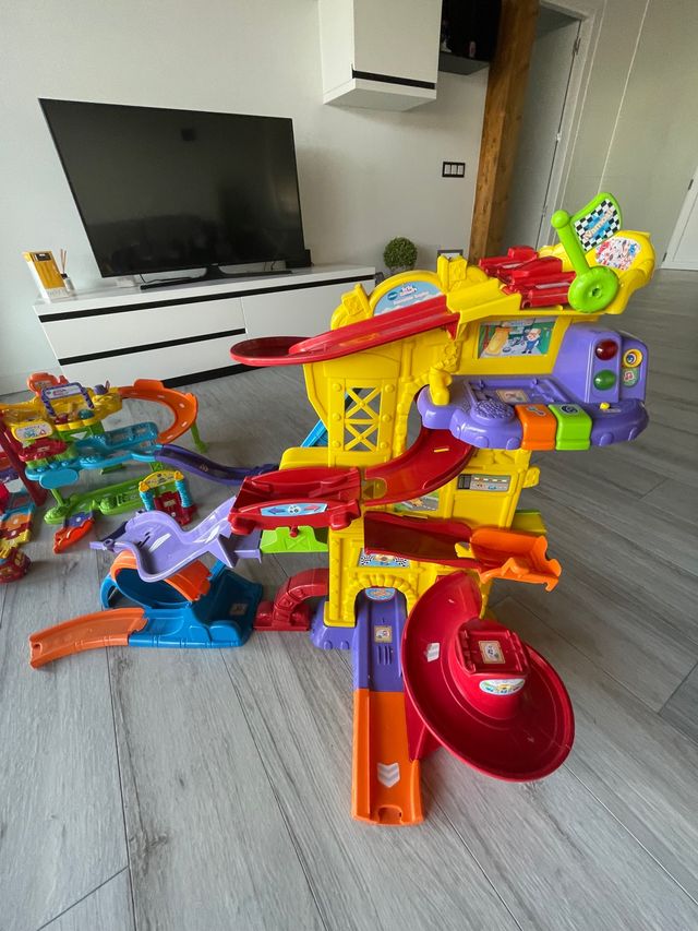 Superpista gran looping Tut Tut y parking garaje