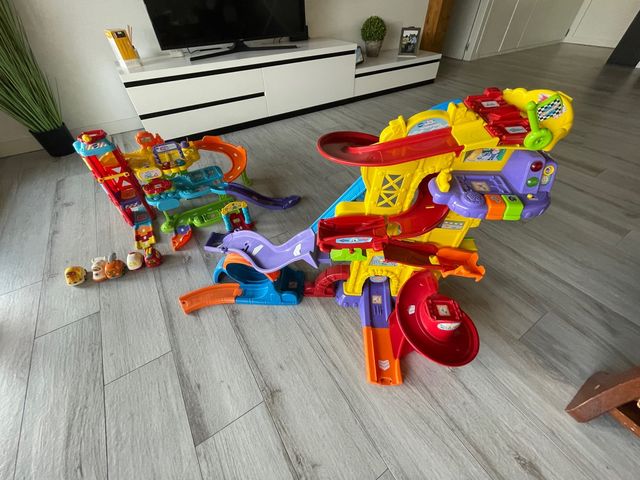 Superpista gran looping Tut Tut y parking garaje