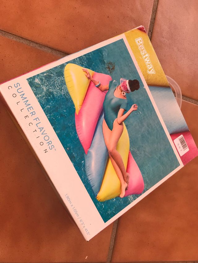 Colchoneta piscina grande.