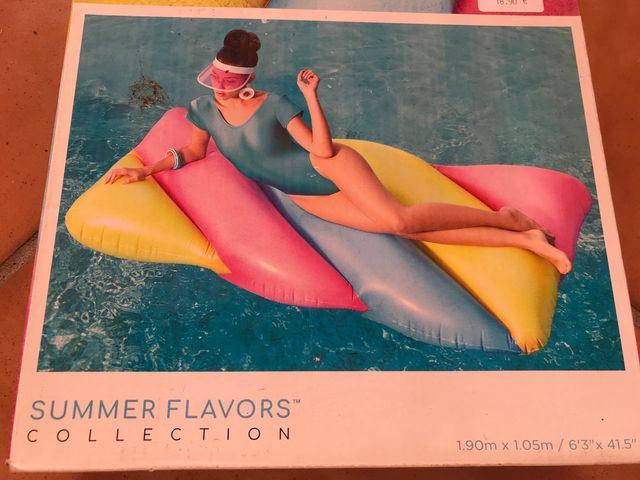 Colchoneta piscina grande.