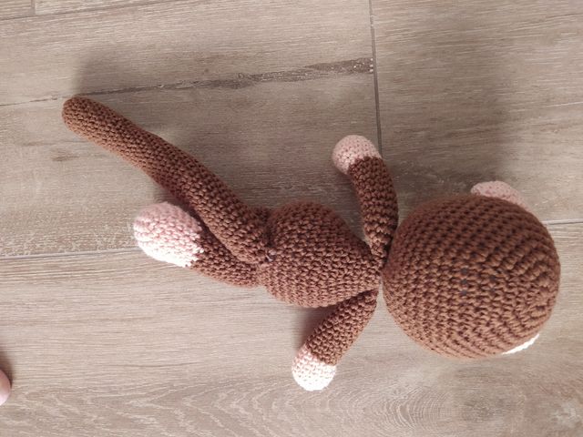 peluche mono Amigurumi