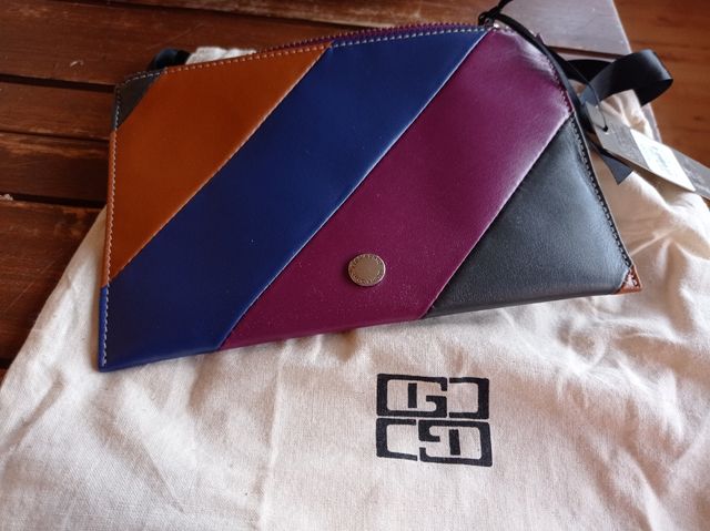 Monedero de piel de Gloria Ortiz