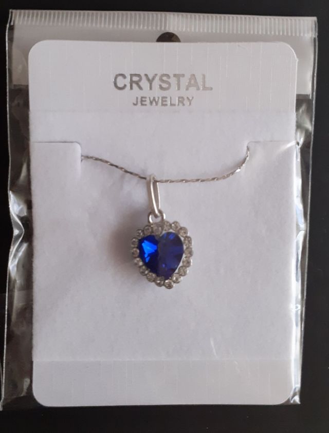 colgantes, precio por unidad.