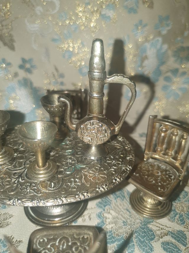 Casa de muñecas mesa y sillas metal más accesorios