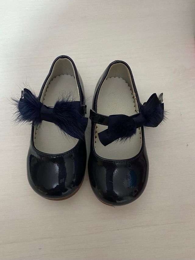 Zapatos niña talla 23.