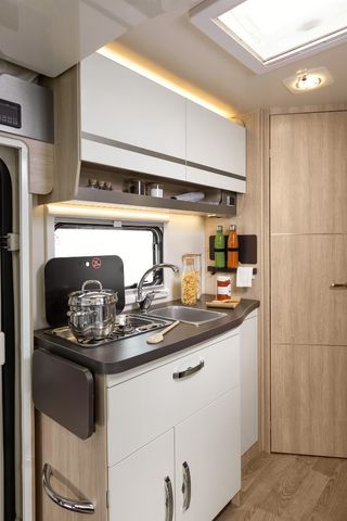 ALQUILER AUTOCARAVANA GIOTTILINE SIENA 330