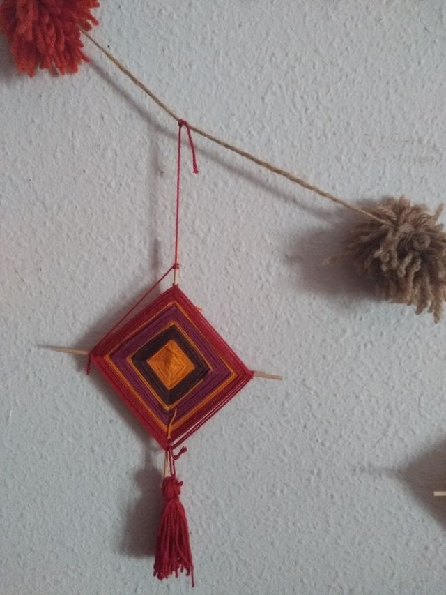 guirnalda de ojosn huicholes , hechos a mano