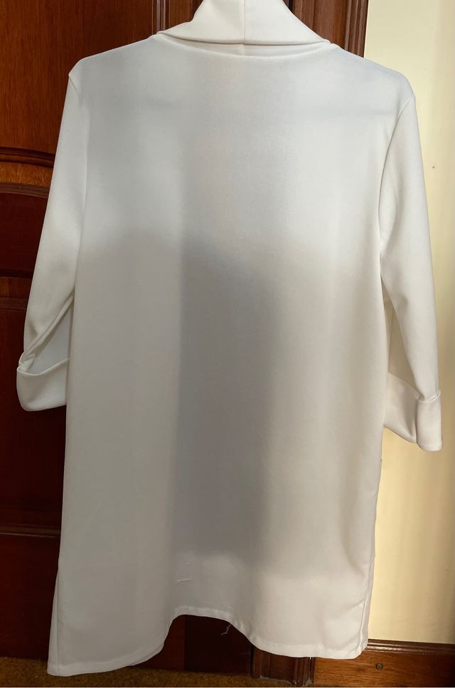 Chaqueta blanca manga 3/4