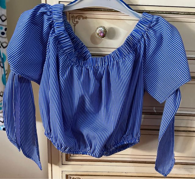 Blusa azul a rayas
