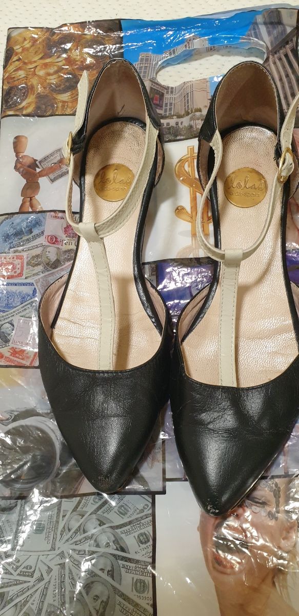 sandalias y zapatos destalonados