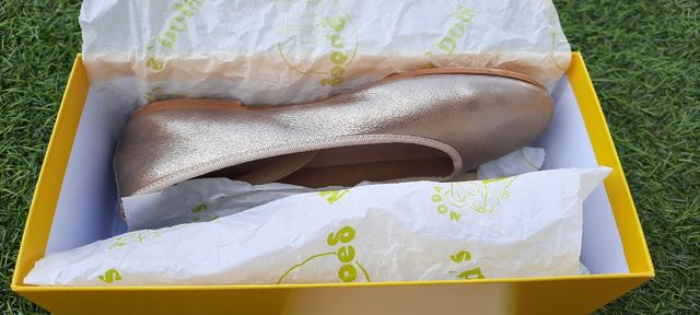 Zapatos tipo BAILARINAS de piel color oro viejo