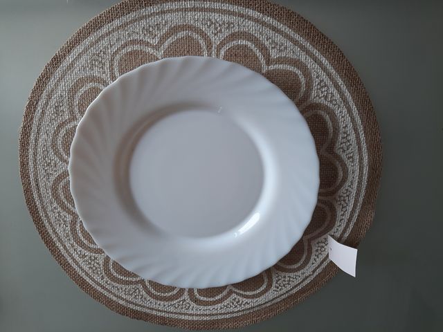 56 Bajoplatos pintados.