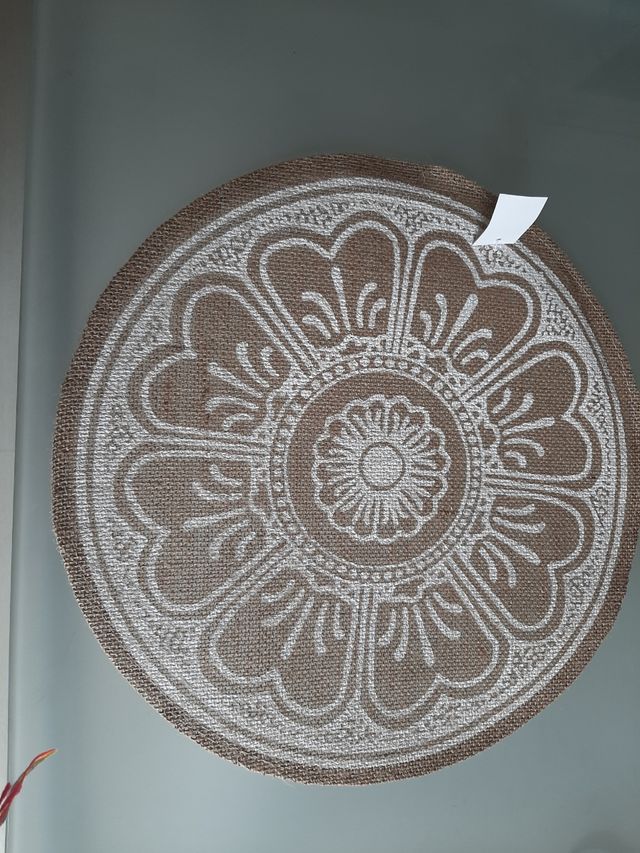 56 Bajoplatos pintados.