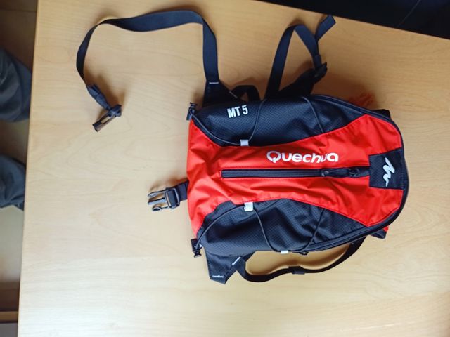 Mochila capacidad 5 L.