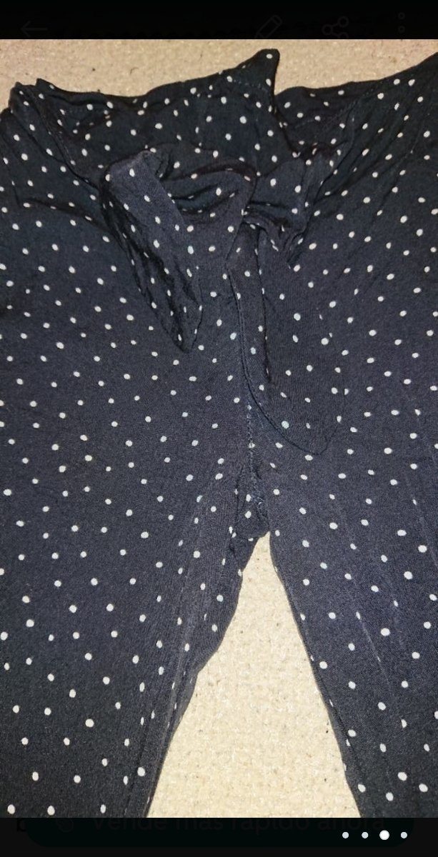 pantalón de lunares más camiseta