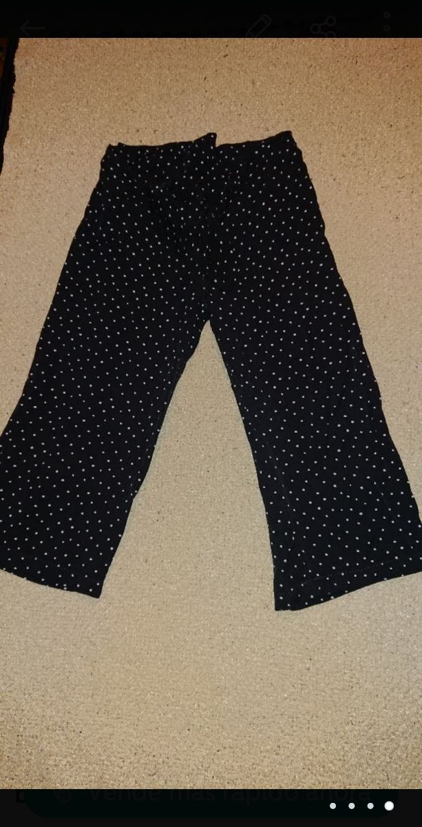 pantalón de lunares más camiseta