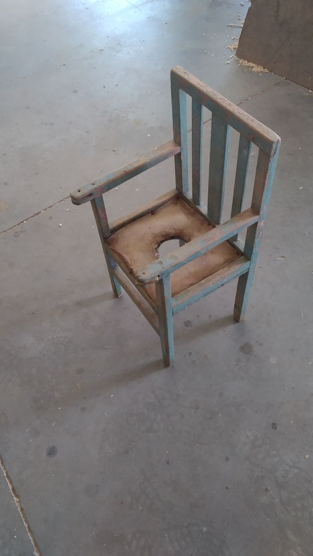 silla pequeña de nino