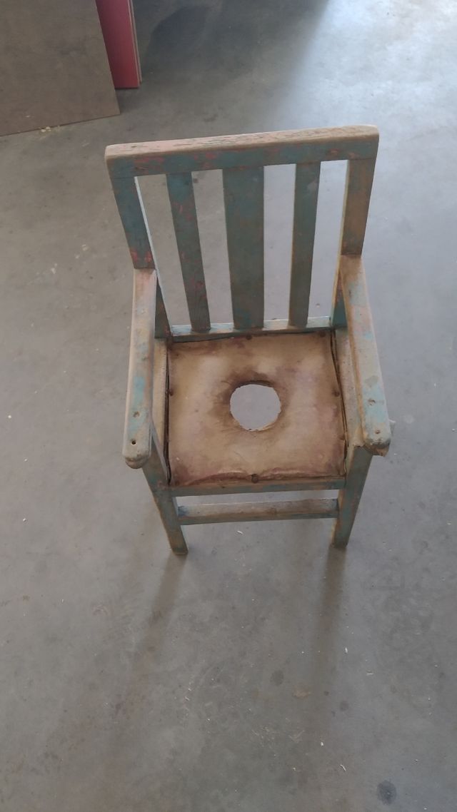 silla pequeña de nino