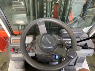 NISSAN UNICARRIER DIESEL 2.5 Tn MATRICULADA