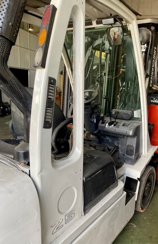 NISSAN UNICARRIER DIESEL 2.5 Tn MATRICULADA