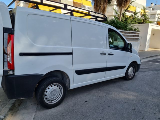 ofrezco furgoneta para mudanzas