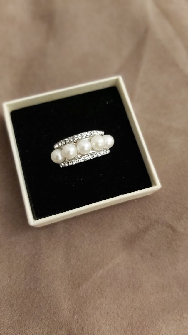 anello vintage con perle BIJOUX  NO ARGENTO