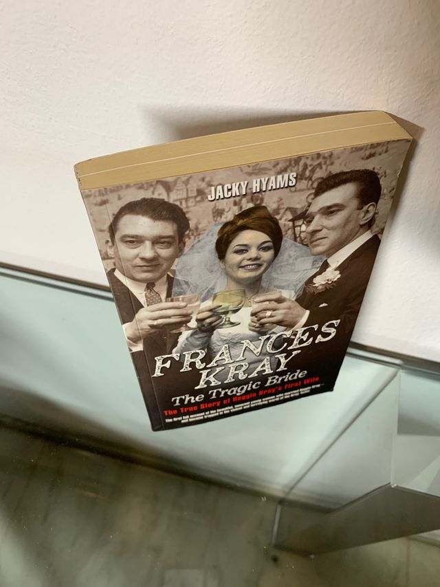 Libro en inglés: Frances Kray The tragic bride.