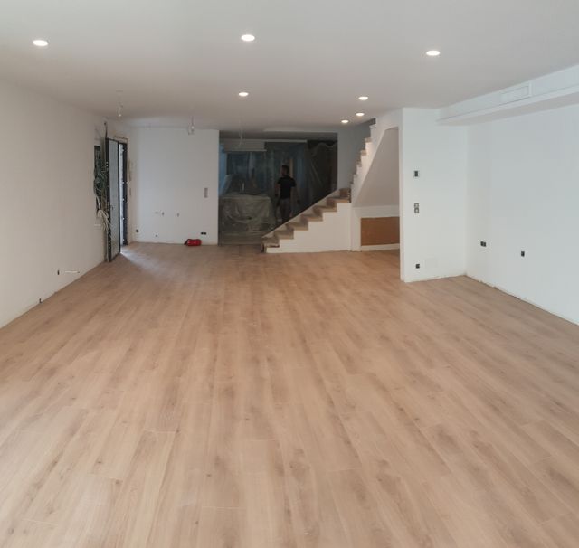 SUELOS LAMINADO ,TARIMA FLOTANTE ,RODAPIES,PUERTAS