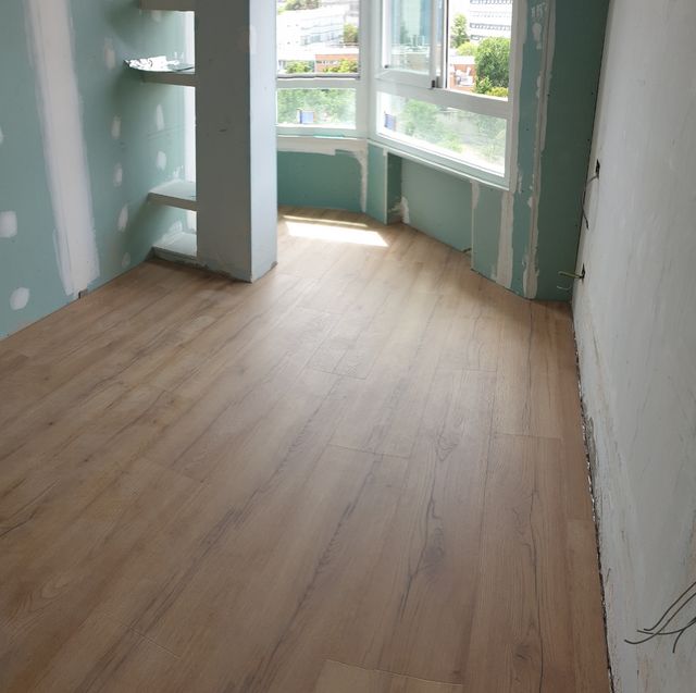 SUELOS LAMINADO ,TARIMA FLOTANTE ,RODAPIES,PUERTAS