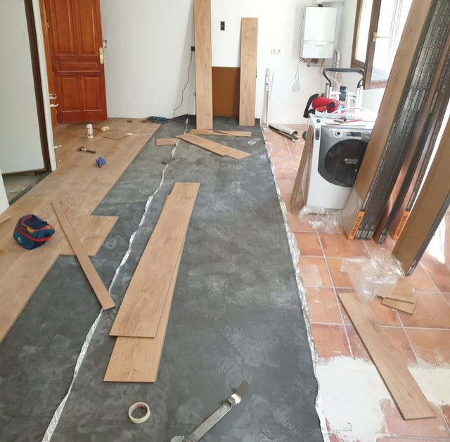 SUELOS LAMINADO ,TARIMA FLOTANTE ,RODAPIES,PUERTAS