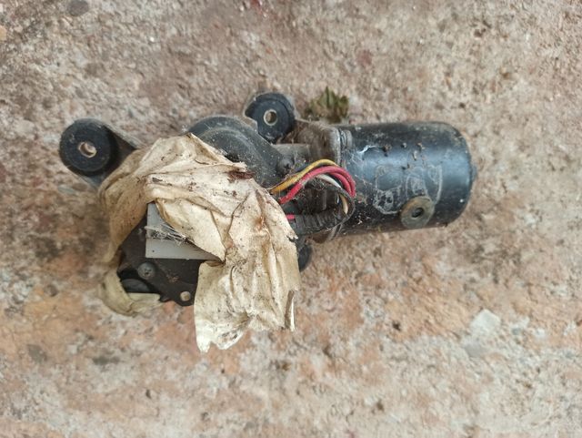 Nissan Patrol GR - Motor limpia