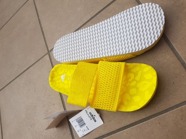 Chanclas Adidas Stella McCartney.  NUEVAS