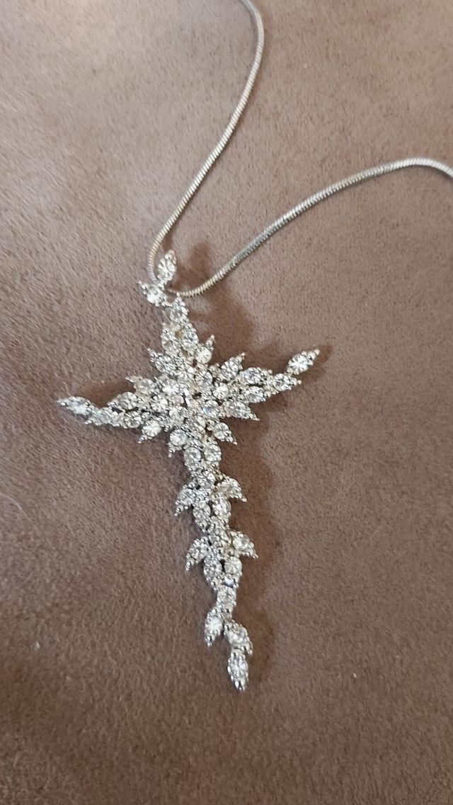 alta bigiotteria croce con pietre bianche