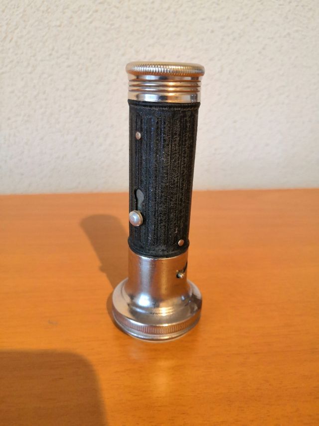 Antigua linterna metálica (1970s)