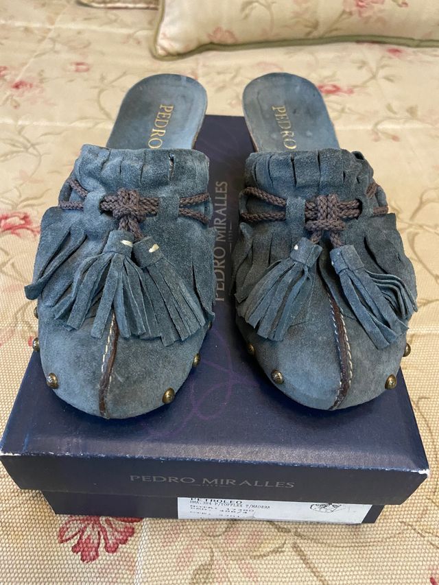 Zueco de Pedro Miralles en color azul