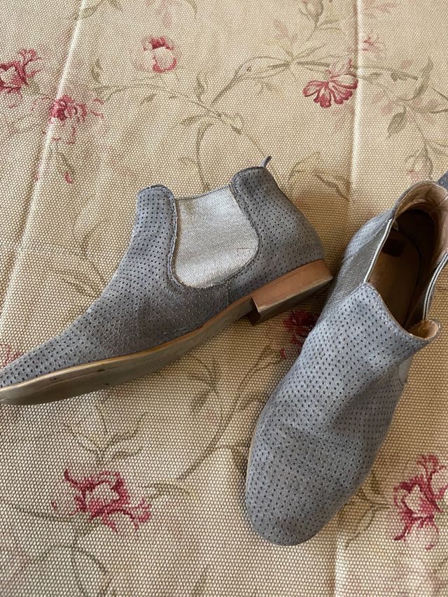 Botín de ante de verano color plateado