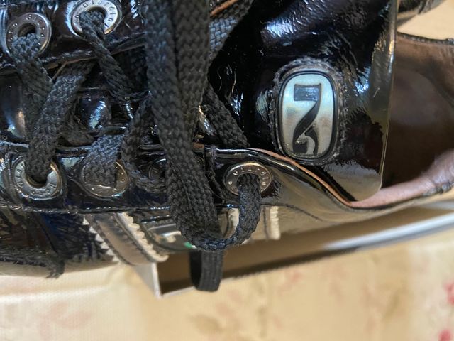 Deportivo NG NeroGiardini charol-cordón negro