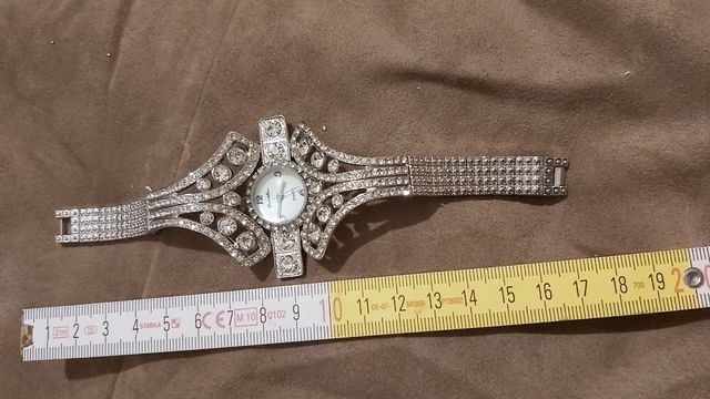 Orologio scultura con strass bijou