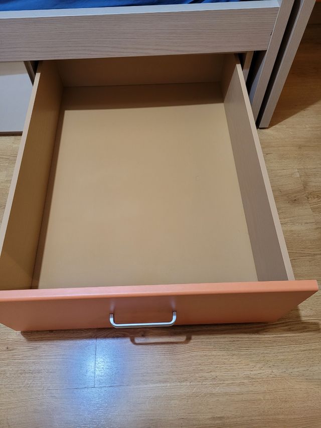 Compacto cama nido juvenil.