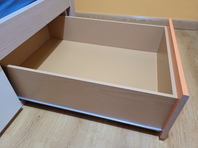 Compacto cama nido juvenil.