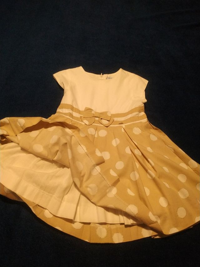 VESTIDO CEREMONIA BEIGE CON LUNARES. T9