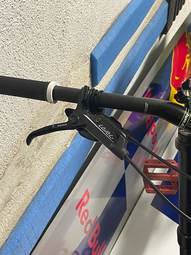 Bicicleta descenso Mérida DH