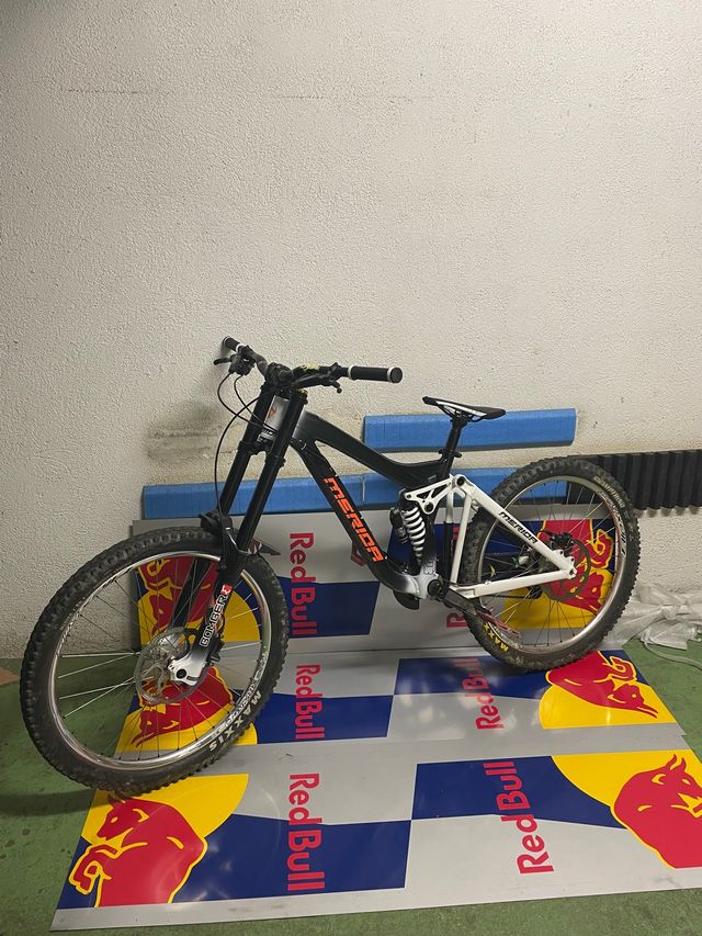 Bicicleta descenso Mérida DH