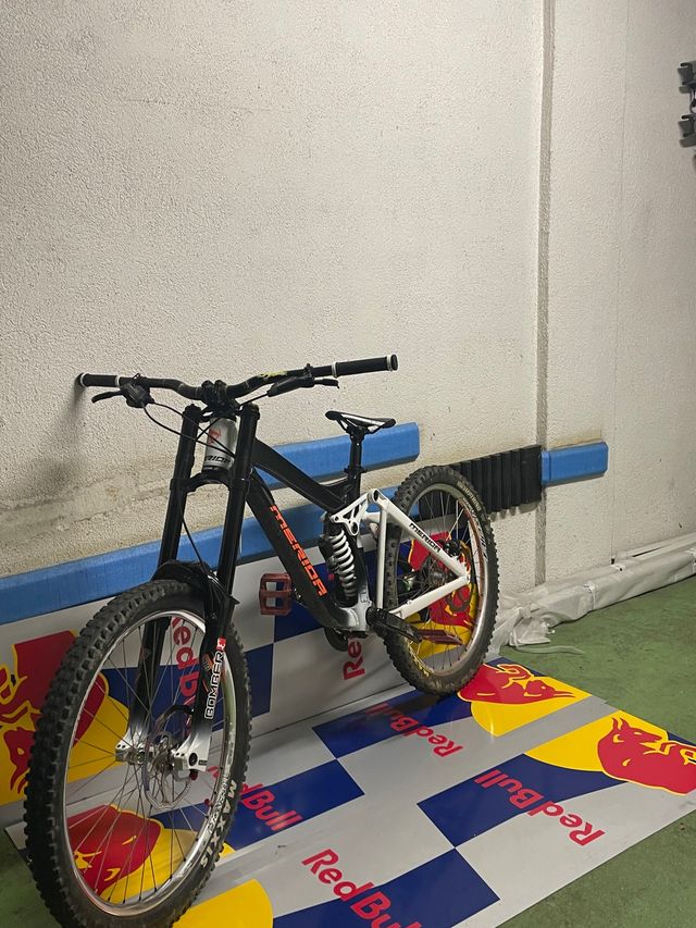 Bicicleta descenso Mérida DH