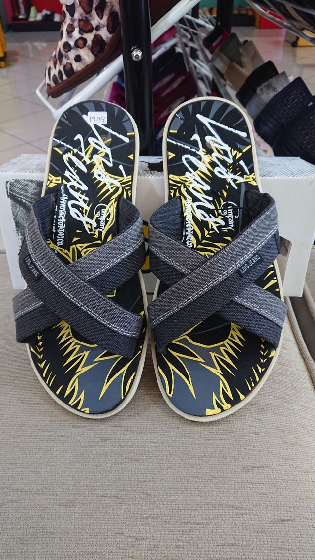 LOIS. Sandalia nueva Talla 40