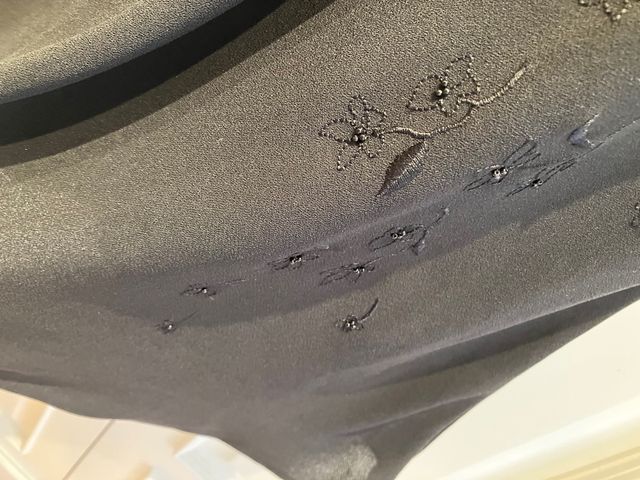 VESTIDO BORDADO NEGRO SEDA. T40. JONES WEAR